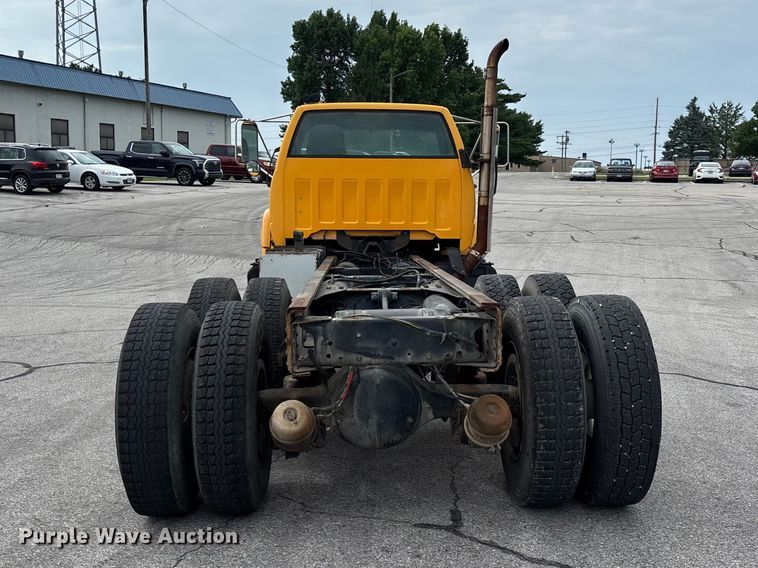 image for item FG0571 1999 Chevrolet C8500 truck cab and chassis
