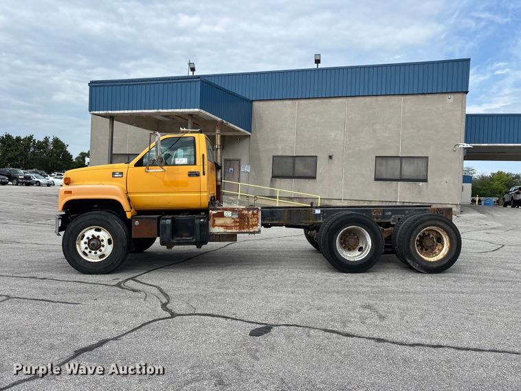 image for item FG0571 1999 Chevrolet C8500 truck cab and chassis