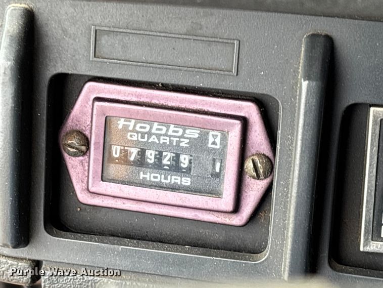 image for item FG0571 1999 Chevrolet C8500 truck cab and chassis