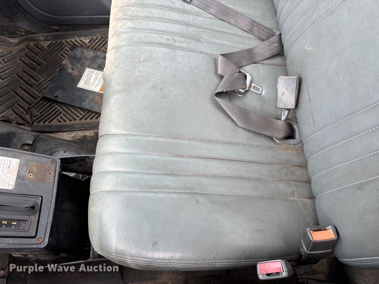 image for item FG0571 1999 Chevrolet C8500 truck cab and chassis
