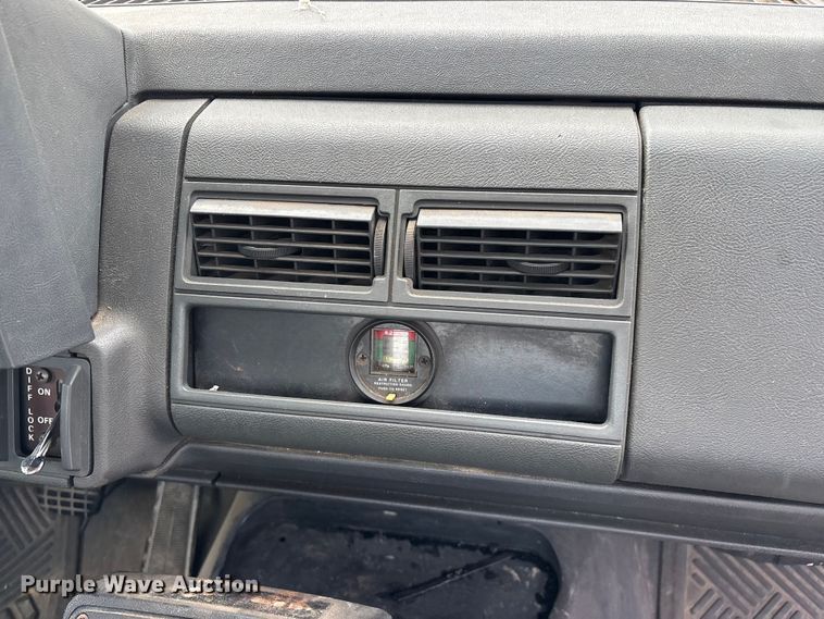 image for item FG0571 1999 Chevrolet C8500 truck cab and chassis