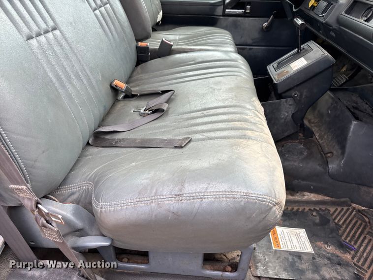 image for item FG0571 1999 Chevrolet C8500 truck cab and chassis