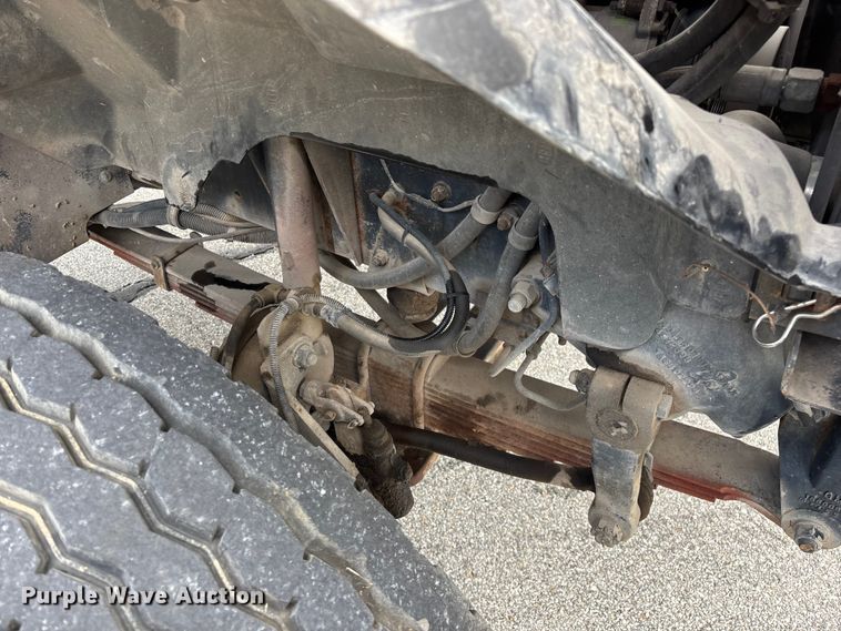 image for item FG0571 1999 Chevrolet C8500 truck cab and chassis