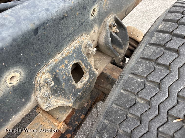image for item FG0571 1999 Chevrolet C8500 truck cab and chassis