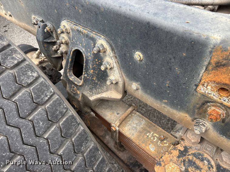 image for item FG0571 1999 Chevrolet C8500 truck cab and chassis