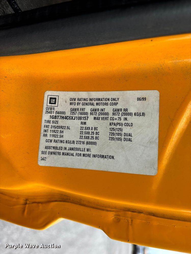 image for item FG0571 1999 Chevrolet C8500 truck cab and chassis