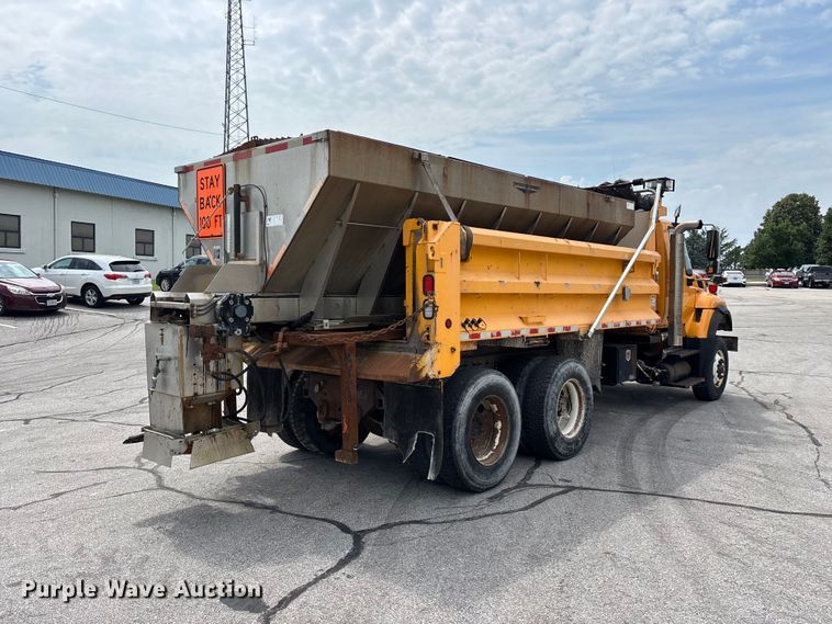 image for item FG0572 2010 International 7600 dump truck