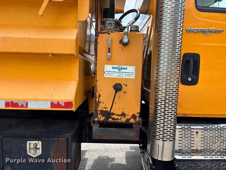 image for item FG0572 2010 International 7600 dump truck