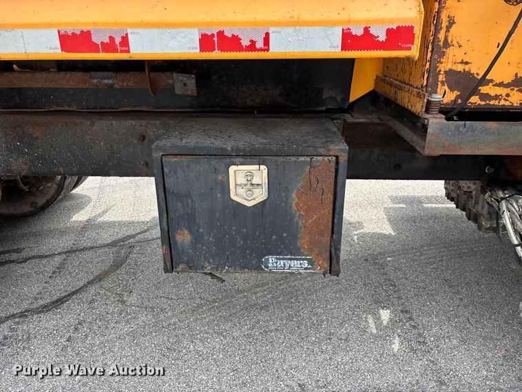 image for item FG0572 2010 International 7600 dump truck