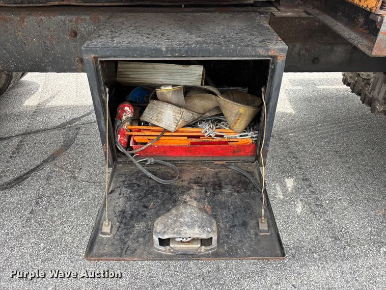 image for item FG0572 2010 International 7600 dump truck