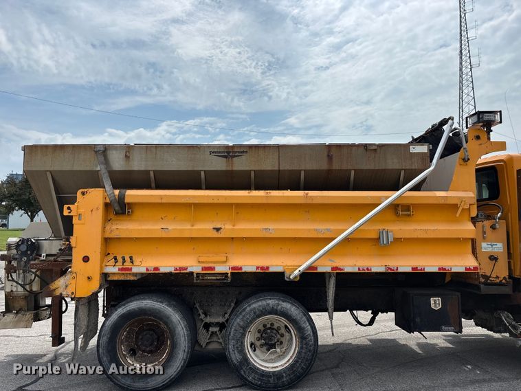 image for item FG0572 2010 International 7600 dump truck