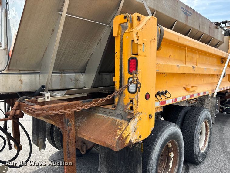 image for item FG0572 2010 International 7600 dump truck