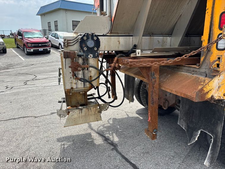 image for item FG0572 2010 International 7600 dump truck