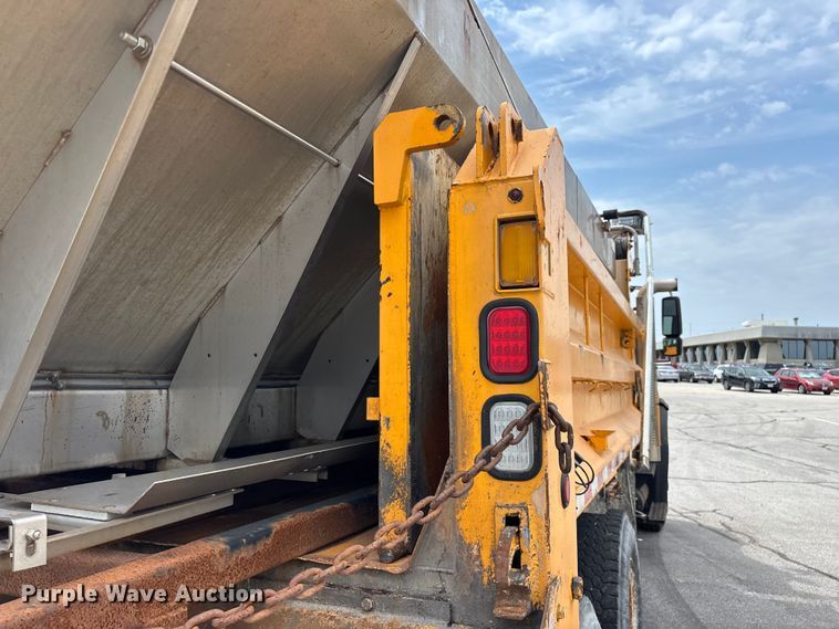 image for item FG0572 2010 International 7600 dump truck