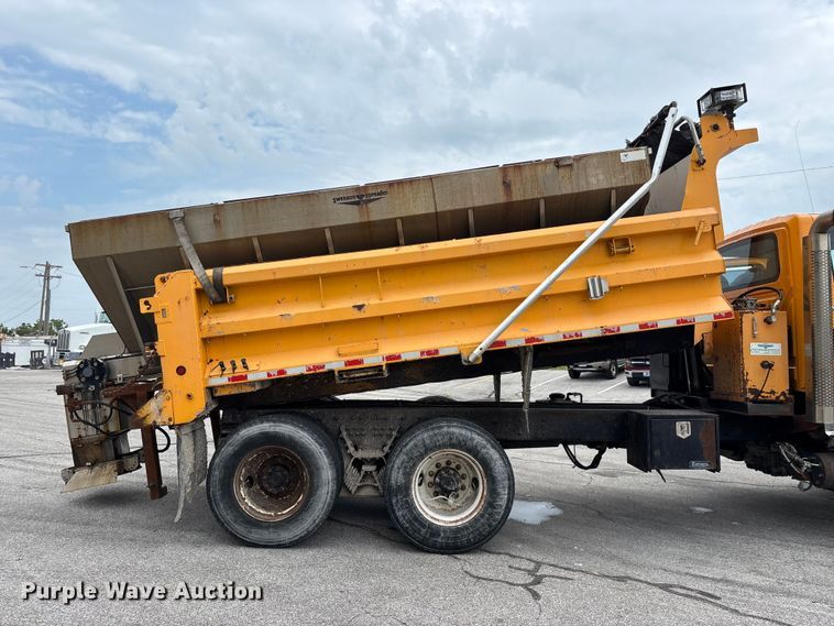 image for item FG0572 2010 International 7600 dump truck