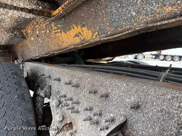 image for item FG0572 2010 International 7600 dump truck