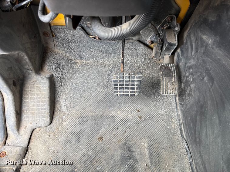 image for item FG0572 2010 International 7600 dump truck
