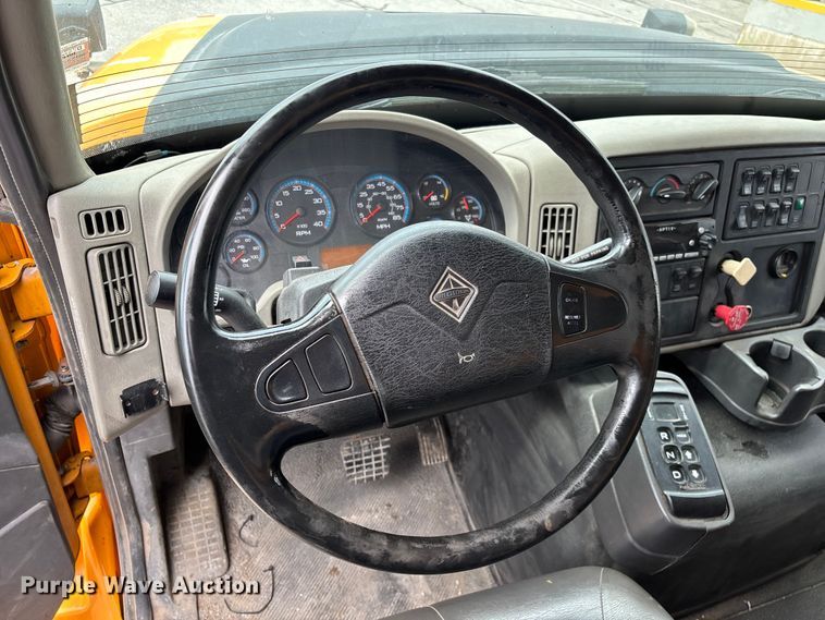 image for item FG0572 2010 International 7600 dump truck