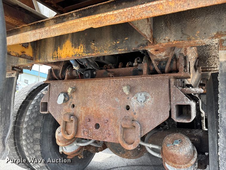 image for item FG0572 2010 International 7600 dump truck
