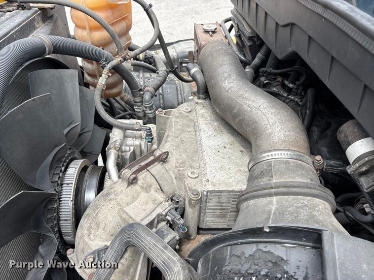 image for item FG0572 2010 International 7600 dump truck