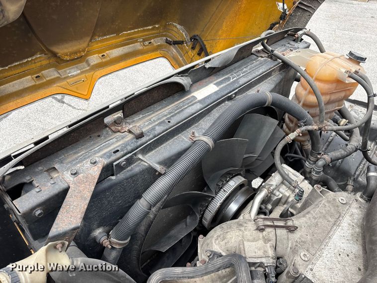 image for item FG0572 2010 International 7600 dump truck