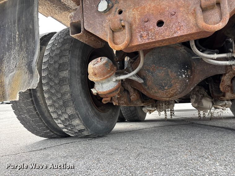 image for item FG0572 2010 International 7600 dump truck