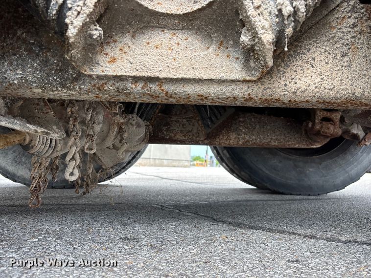 image for item FG0572 2010 International 7600 dump truck