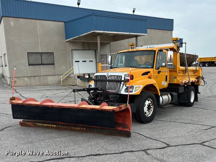 2006 International 7400 dump truck