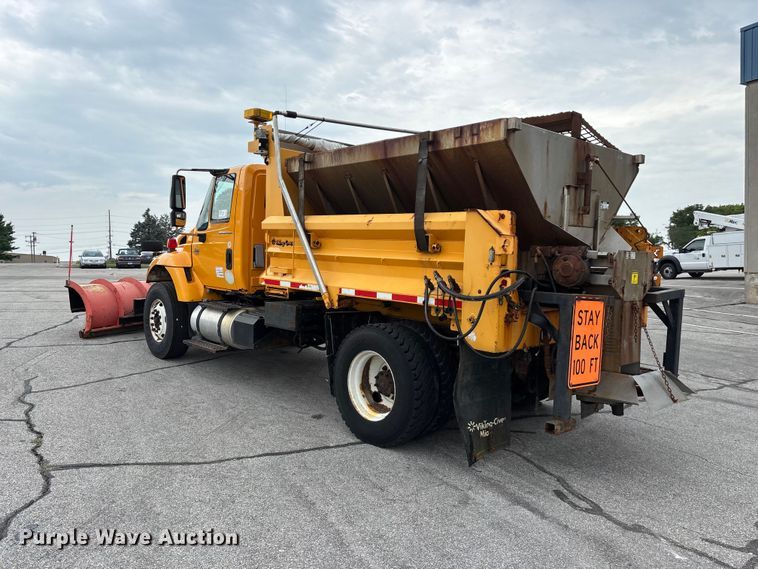 image for item FG0573 2006 International 7400 dump truck