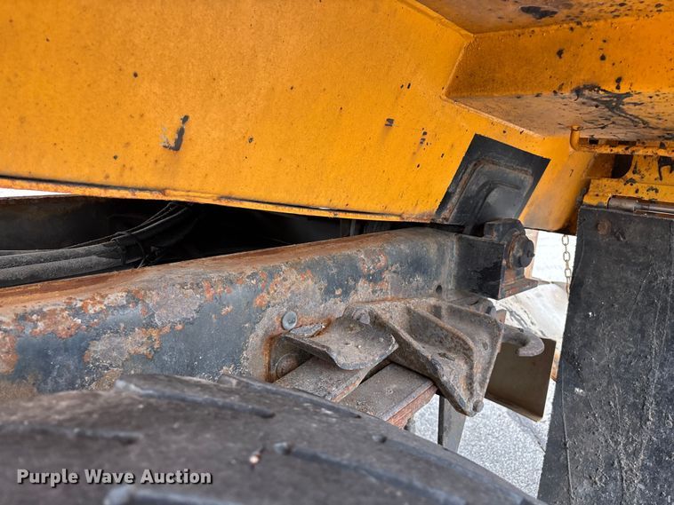 image for item FG0573 2006 International 7400 dump truck