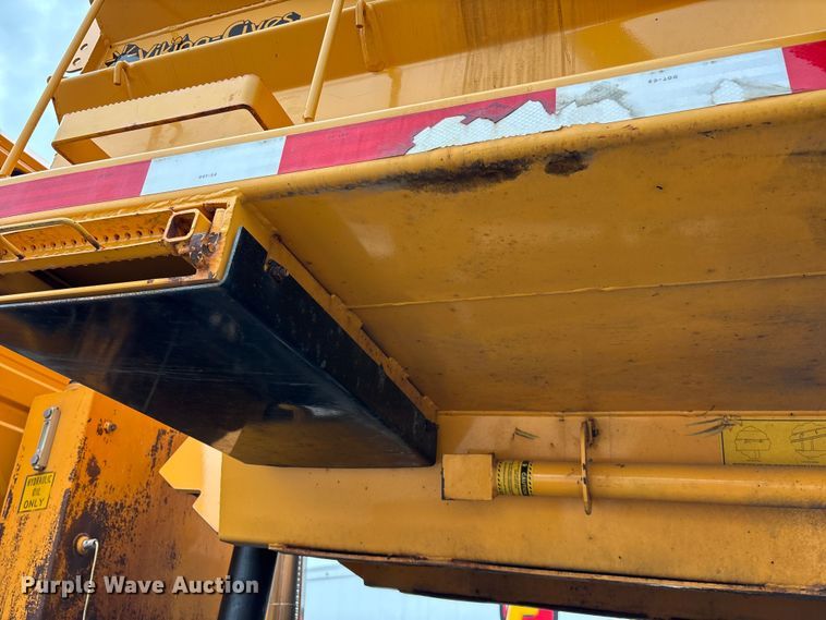 image for item FG0573 2006 International 7400 dump truck