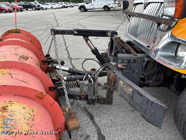 image for item FG0573 2006 International 7400 dump truck