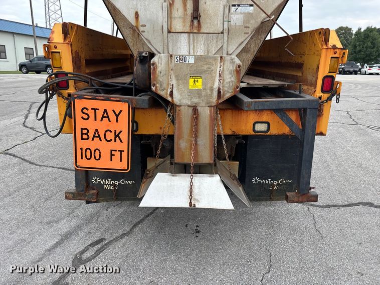 image for item FG0573 2006 International 7400 dump truck
