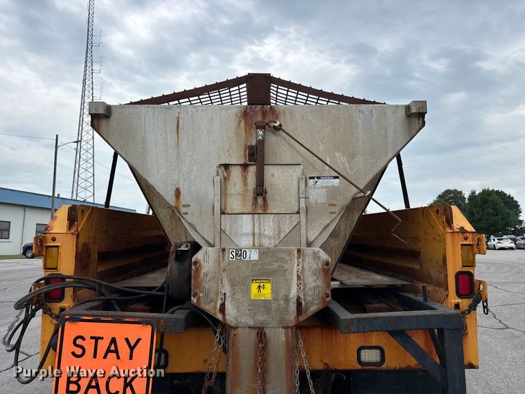 image for item FG0573 2006 International 7400 dump truck