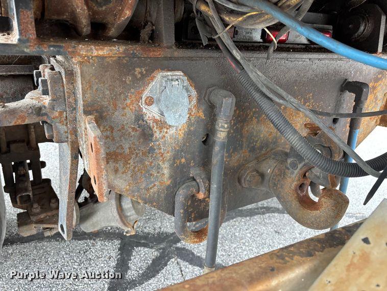 image for item FG0573 2006 International 7400 dump truck