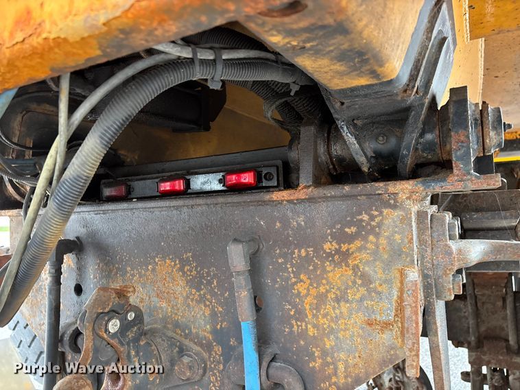 image for item FG0573 2006 International 7400 dump truck