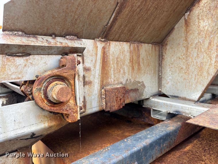 image for item FG0573 2006 International 7400 dump truck