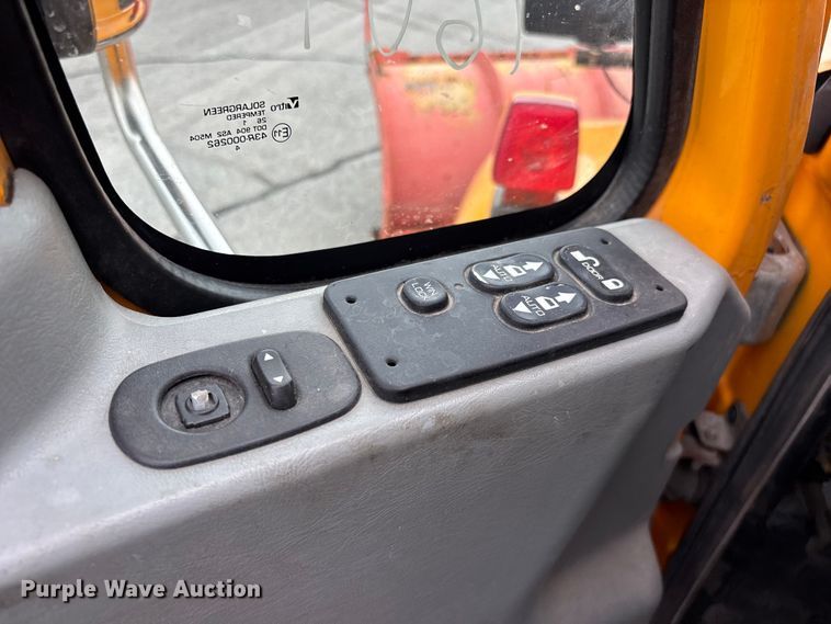 image for item FG0573 2006 International 7400 dump truck