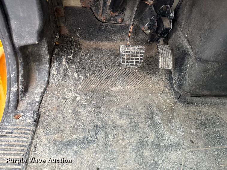 image for item FG0573 2006 International 7400 dump truck