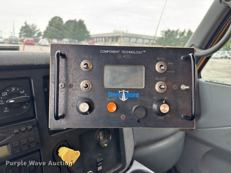 image for item FG0573 2006 International 7400 dump truck