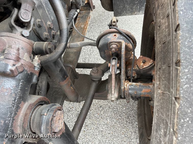 image for item FG0573 2006 International 7400 dump truck