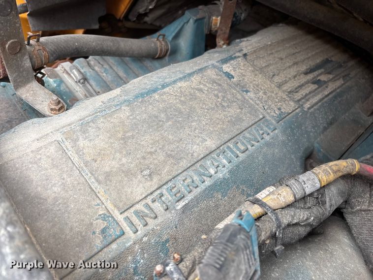 image for item FG0573 2006 International 7400 dump truck