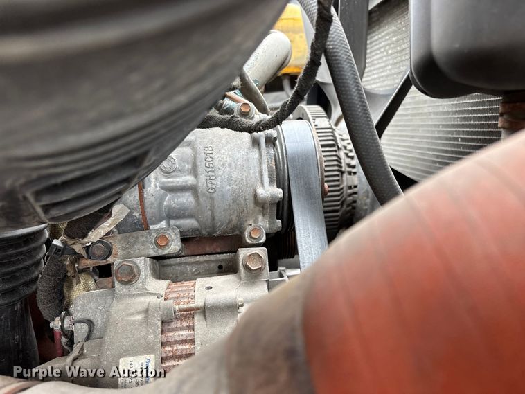 image for item FG0573 2006 International 7400 dump truck