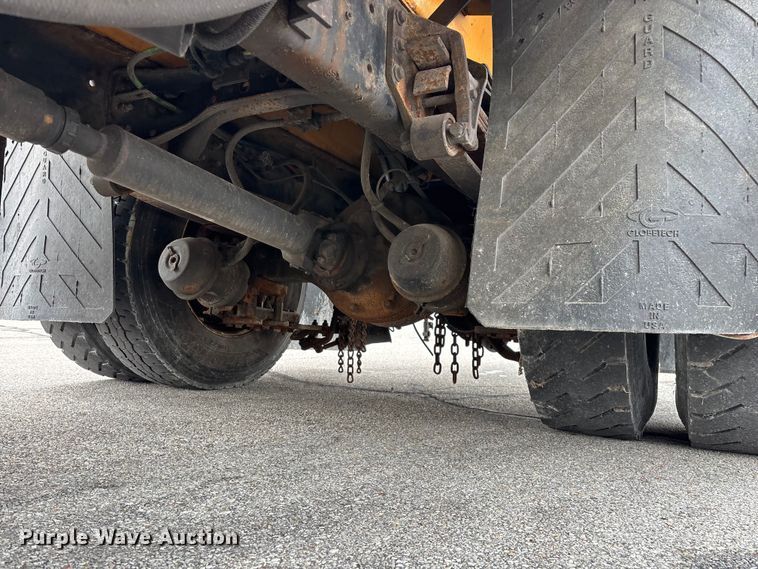 image for item FG0573 2006 International 7400 dump truck