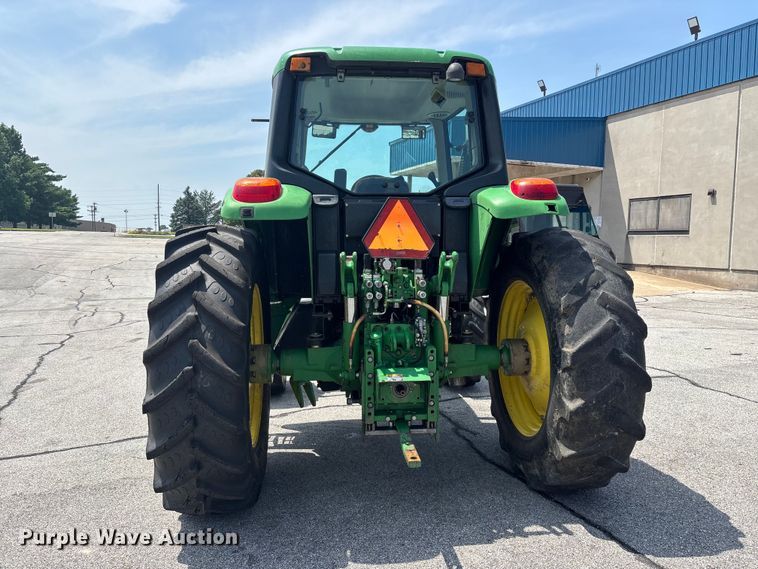 image for item FG0574 John Deere 7230 MFWD tractor