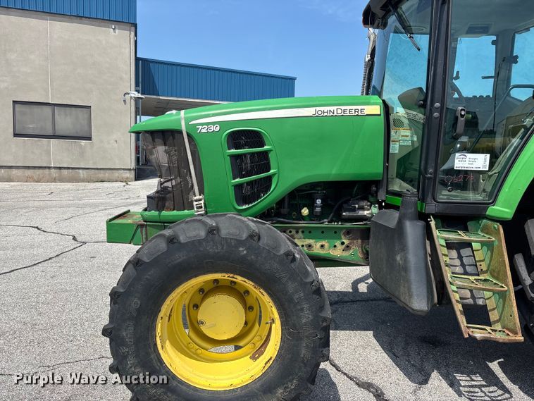 image for item FG0574 John Deere 7230 MFWD tractor