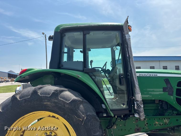 image for item FG0574 John Deere 7230 MFWD tractor