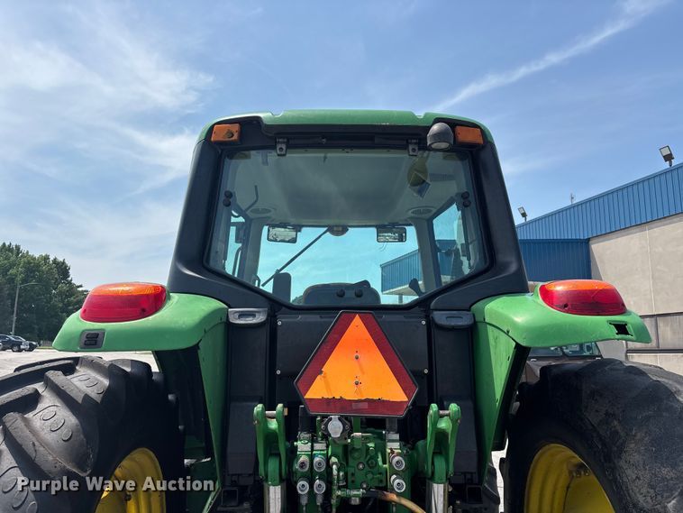 image for item FG0574 John Deere 7230 MFWD tractor