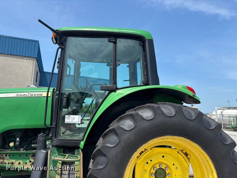 image for item FG0574 John Deere 7230 MFWD tractor