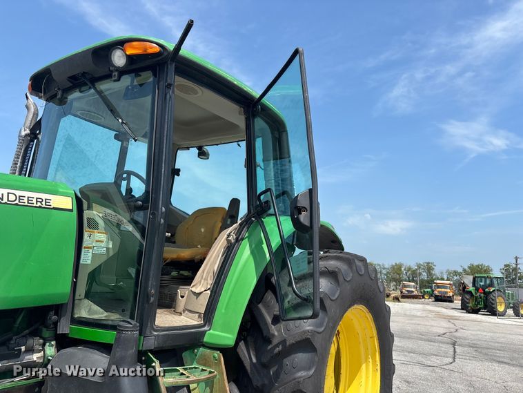 image for item FG0574 John Deere 7230 MFWD tractor
